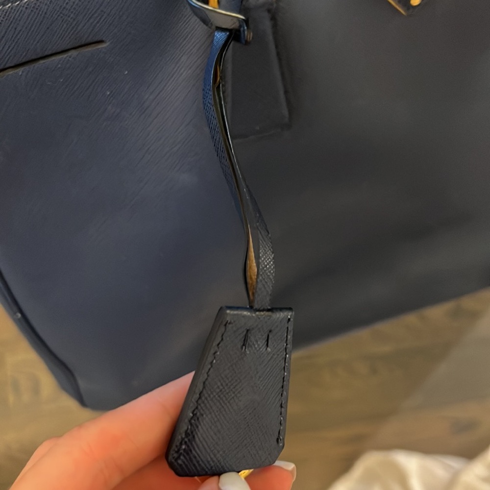 Prada bag - Picture 4 of 10